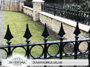 Duvar Korkulukları